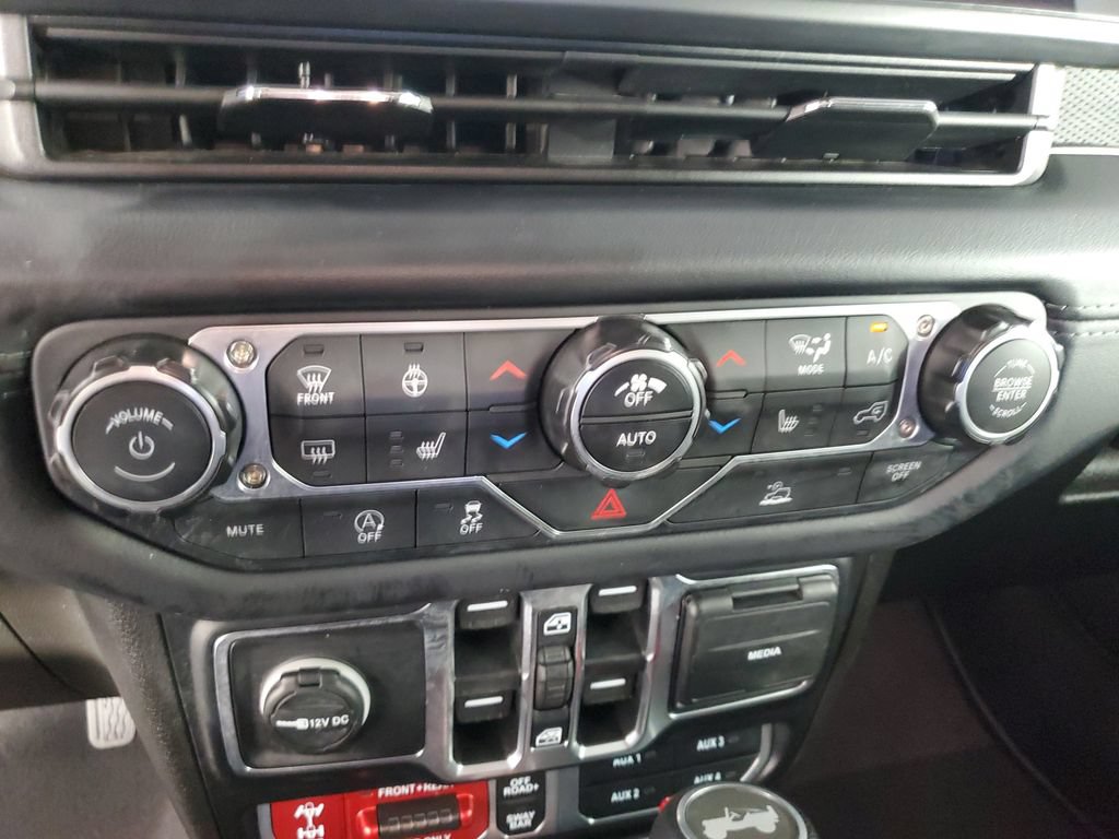 Used 2025 Jeep Wrangler Unlimited Rubicon w/ Convenience Group AWD/4WD image 20