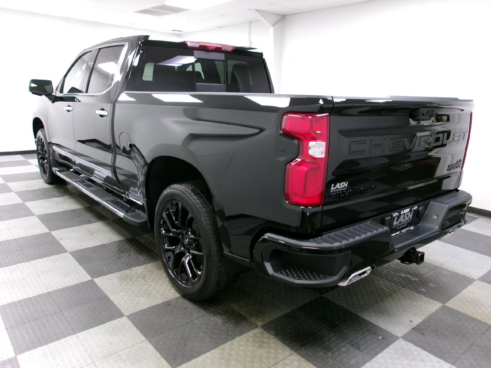 New 2026 Chevrolet Silverado 1500 High Country w/ Technology Package image 2