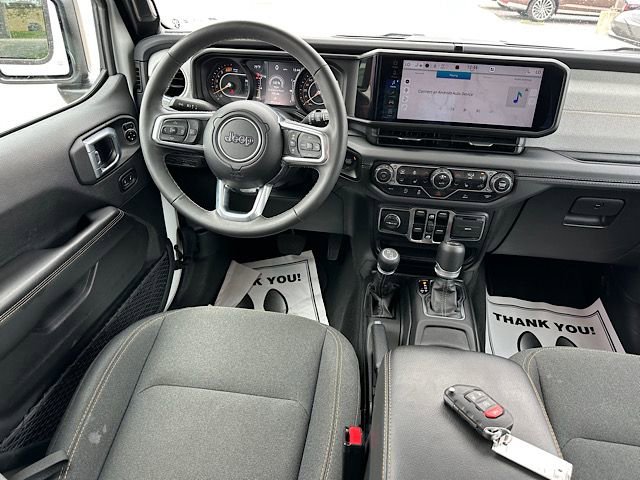 Used 2025 Jeep Wrangler Sahara image 19