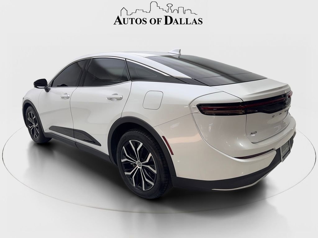 Used 2023 Toyota Crown XLE image 9