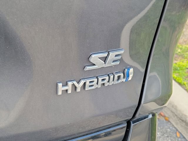 Used 2023 Toyota RAV4 SE image 5