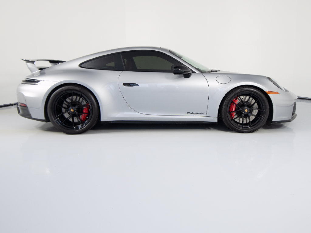 Certified 2026 Porsche 911 Carrera GTS RWD image 11
