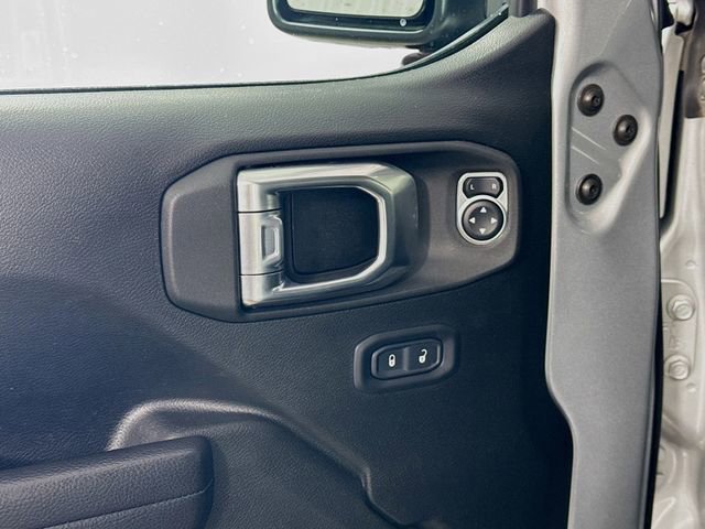Used 2022 Jeep Gladiator Sport AWD/4WD image 17