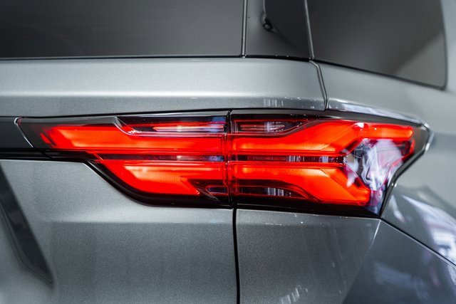 Used 2023 Chevrolet Traverse LS image 6