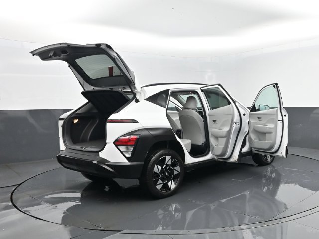 Used 2025 Hyundai Kona SEL AWD/4WD image 29