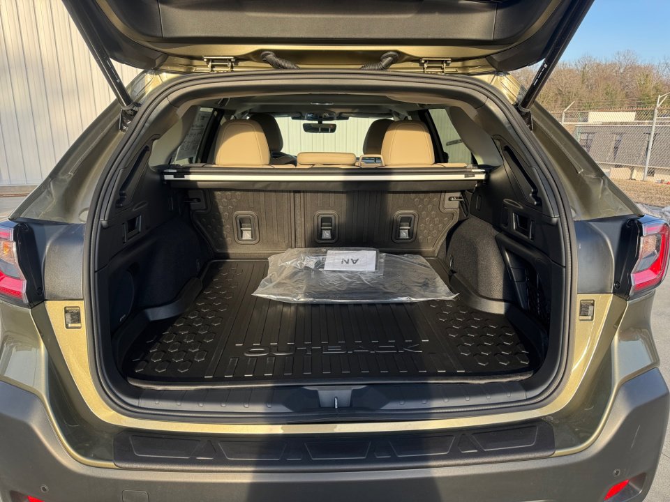 Used 2025 Subaru Outback Limited w/ Popular Package #2 image 19