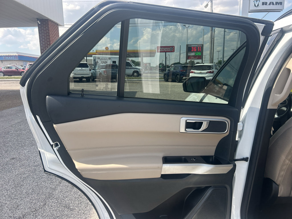 Used 2023 Ford Explorer XLT RWD image 18