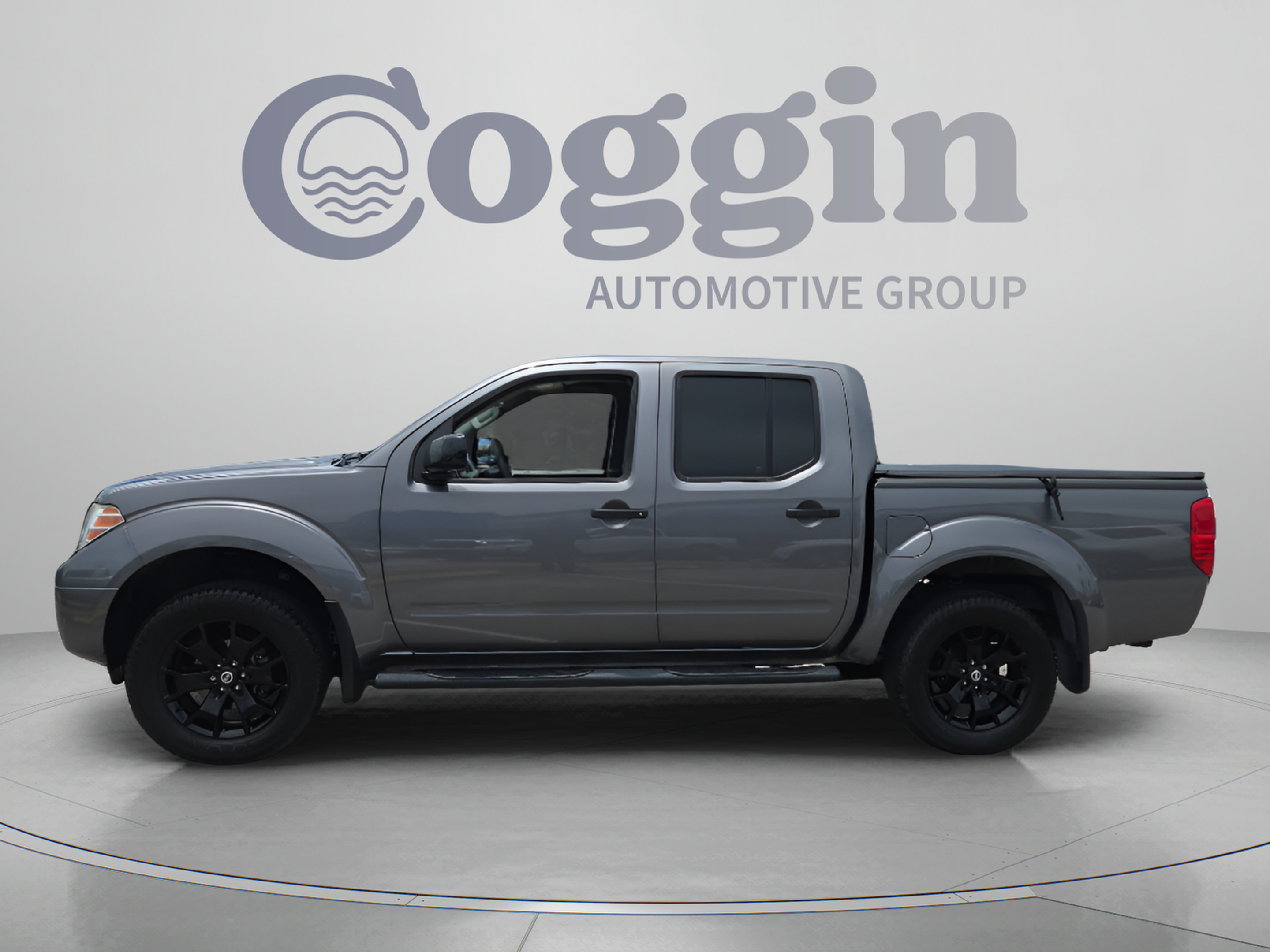 Used 2021 Nissan Frontier SV w/ Midnight Edition Floor Mats RWD image 2
