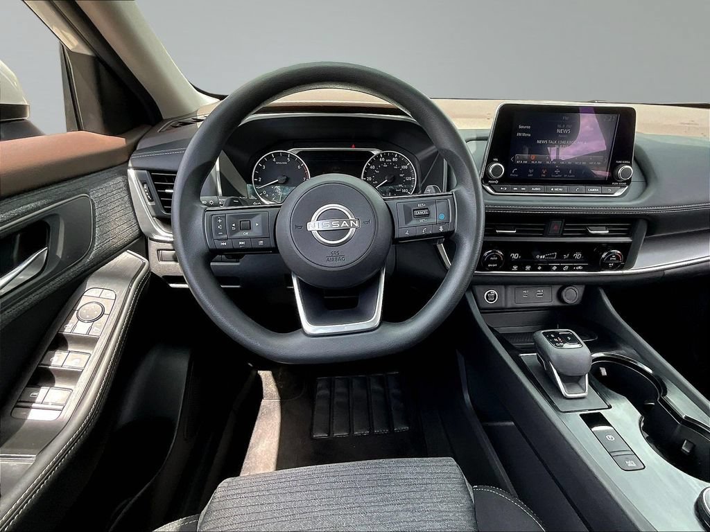 Used 2023 Nissan Rogue SV AWD/4WD image 10
