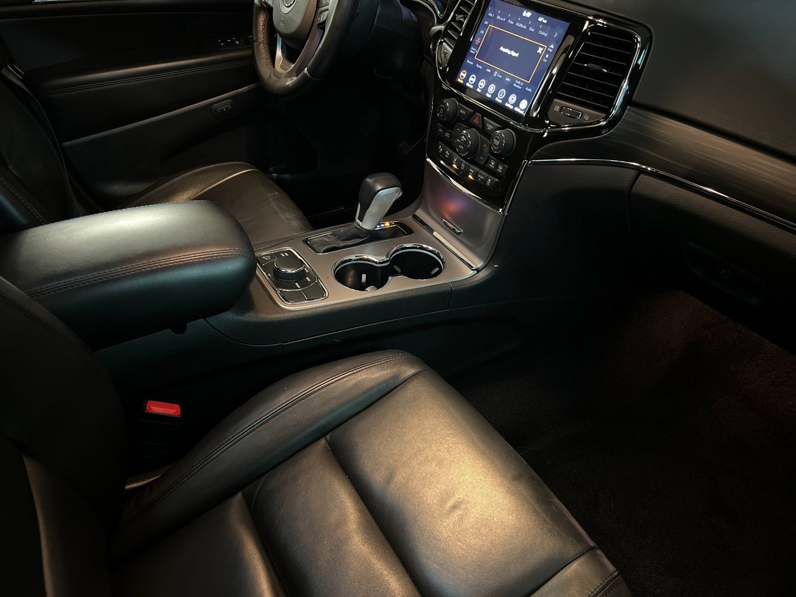 Certified 2022 Jeep Grand Cherokee Limited w/ Tech Group image 15