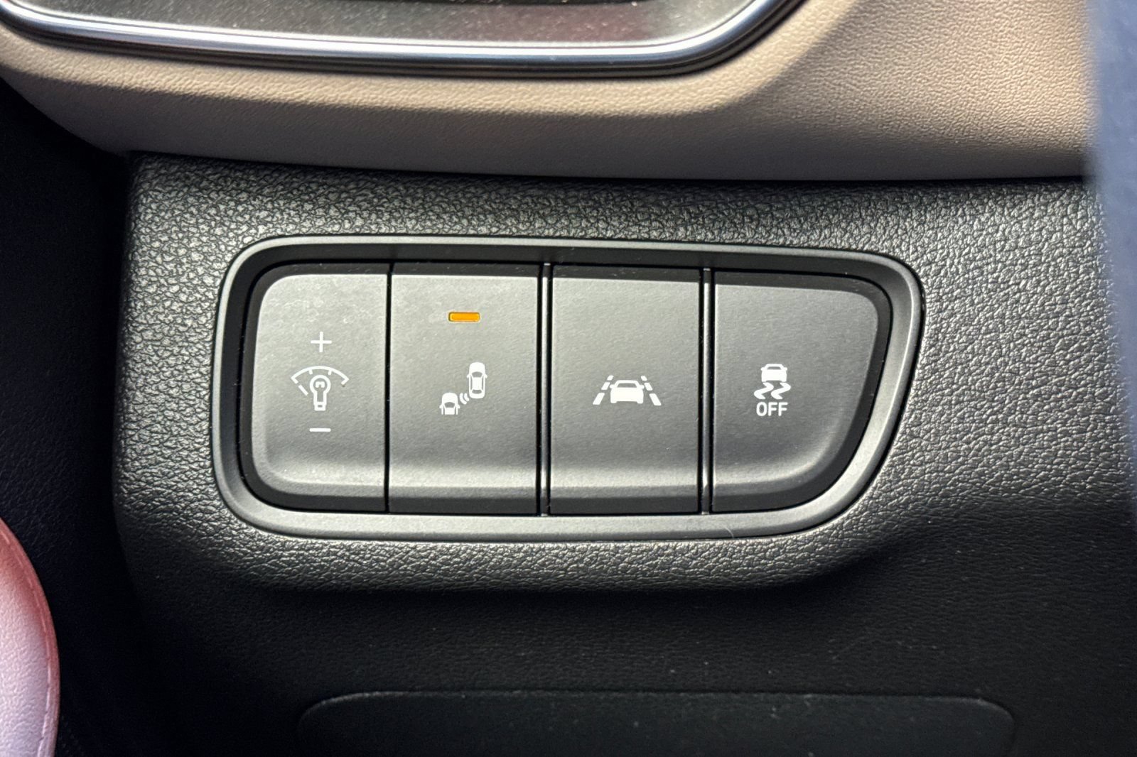 Used 2019 Hyundai Santa Fe SE FWD image 32