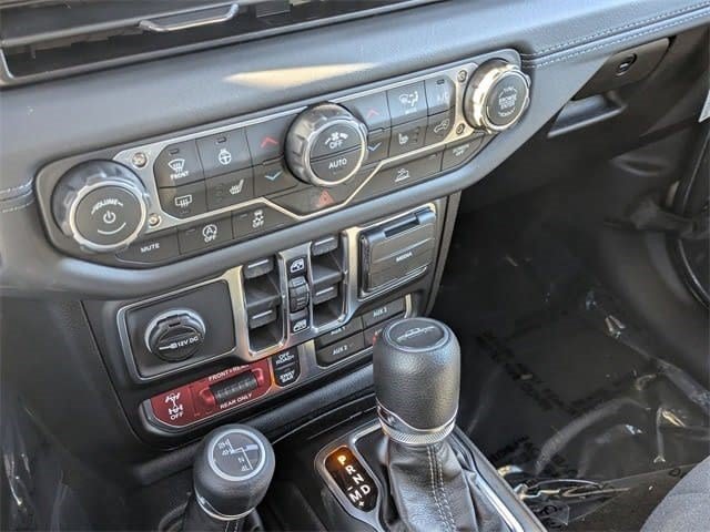 New 2026 Jeep Gladiator Rubicon w/ Steel Power Dome Hood Package AWD/4WD image 11