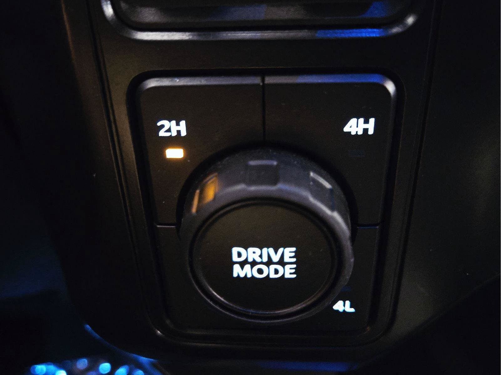 Used 2025 Ford F450 Lariat AWD/4WD image 39