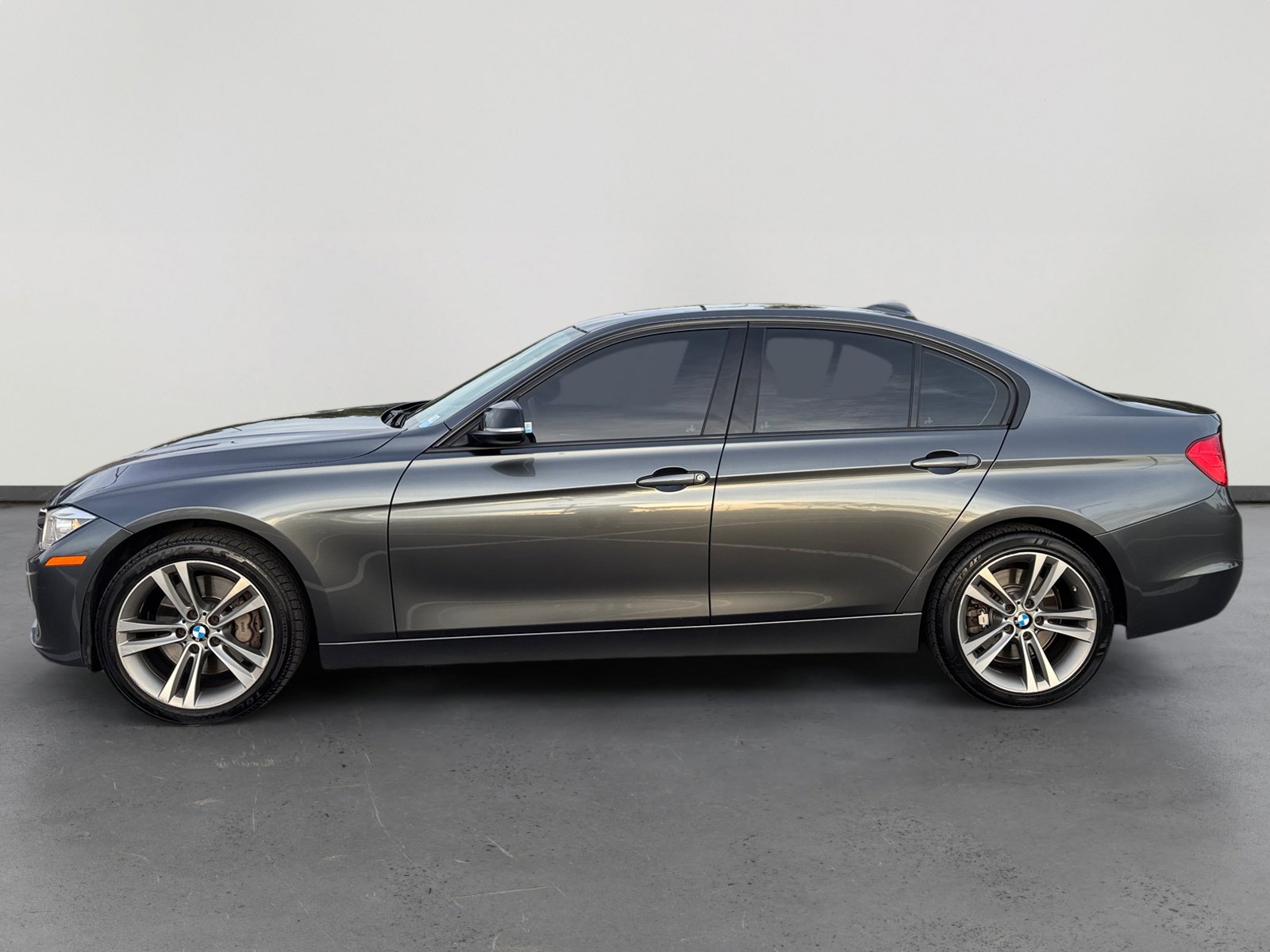 Used 2014 BMW 335i xDrive Sedan image 2