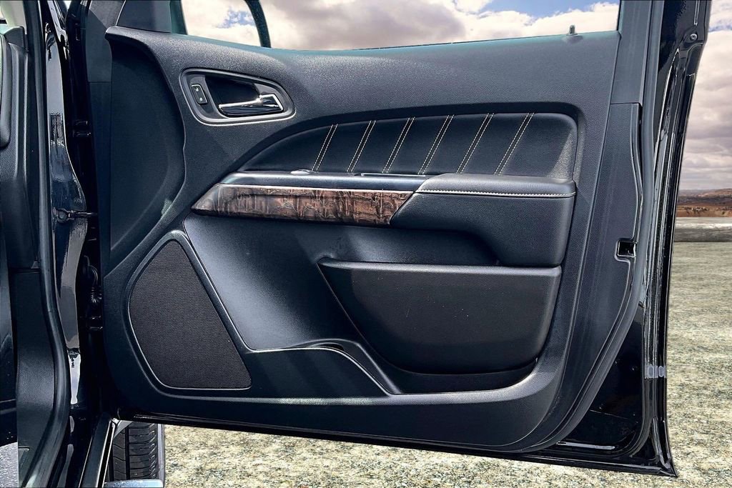 Used 2021 GMC Canyon Denali image 29