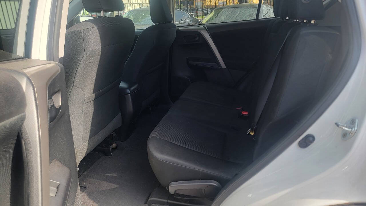 Used 2016 Toyota RAV4 LE FWD image 20