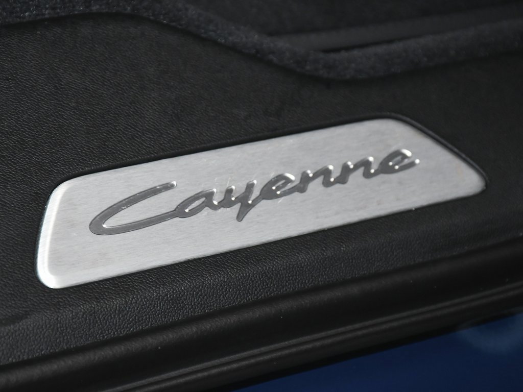 Used 2024 Porsche Cayenne S image 16