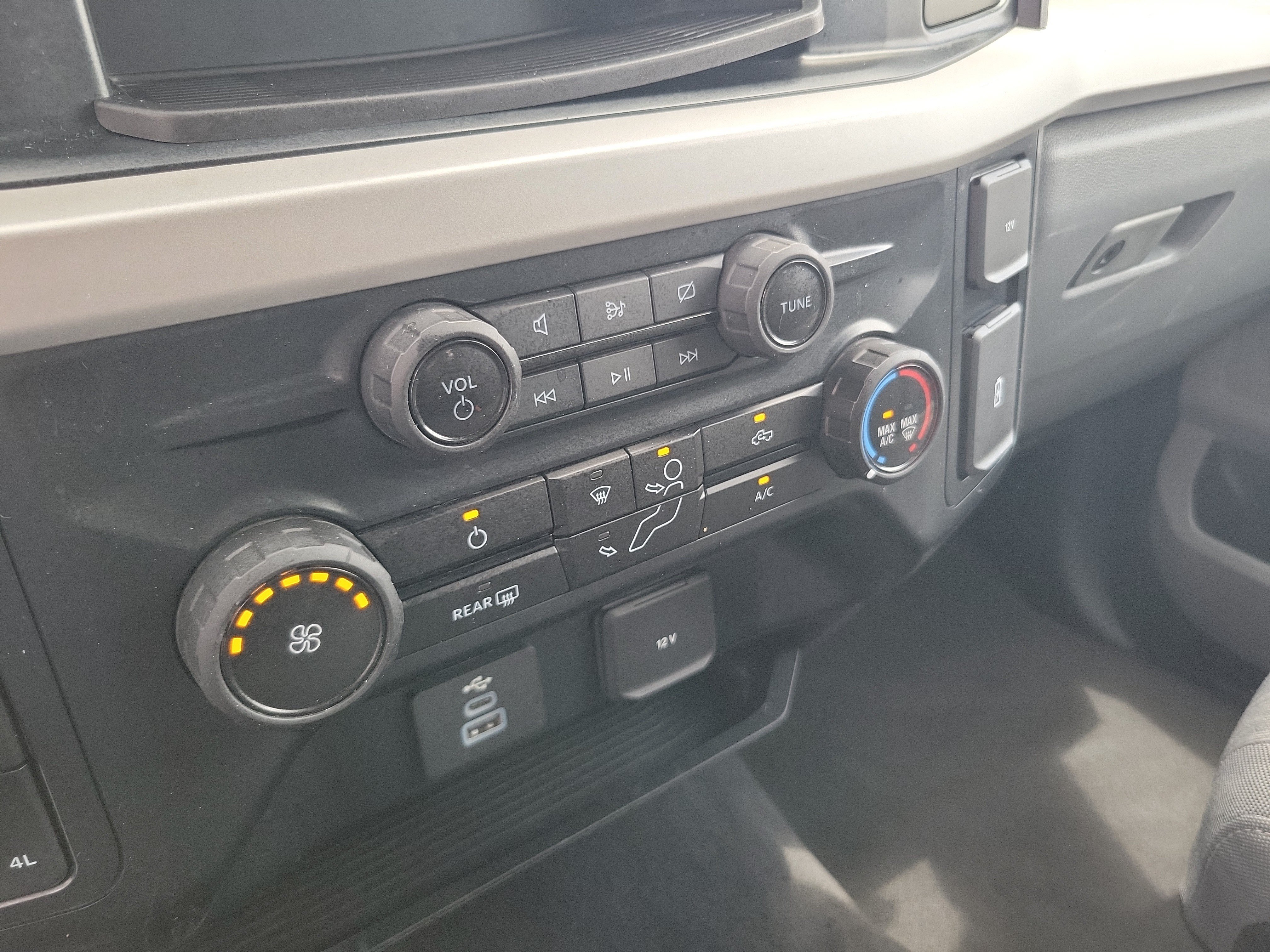 Used 2023 Ford F250 XL w/ STX Appearance Package AWD/4WD image 22