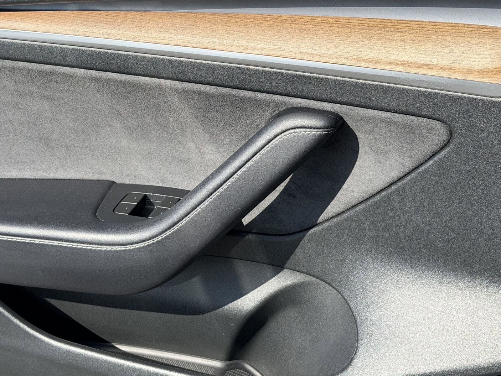 Used 2023 Tesla Model 3 Standard Range image 18