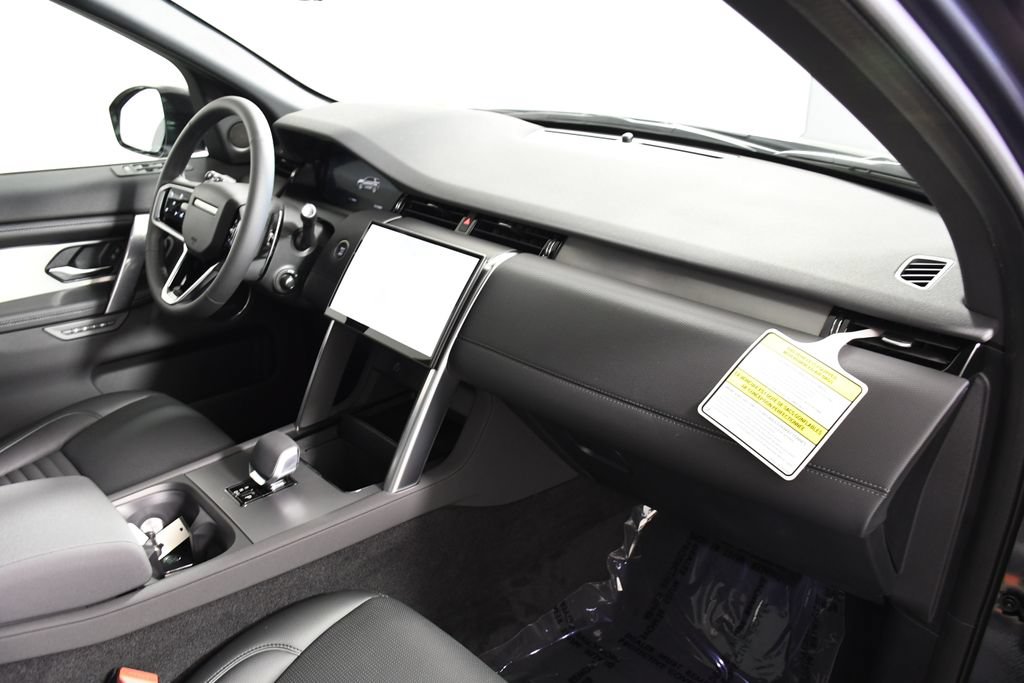 Certified 2025 Land Rover Discovery Sport Dynamic SE AWD/4WD image 19