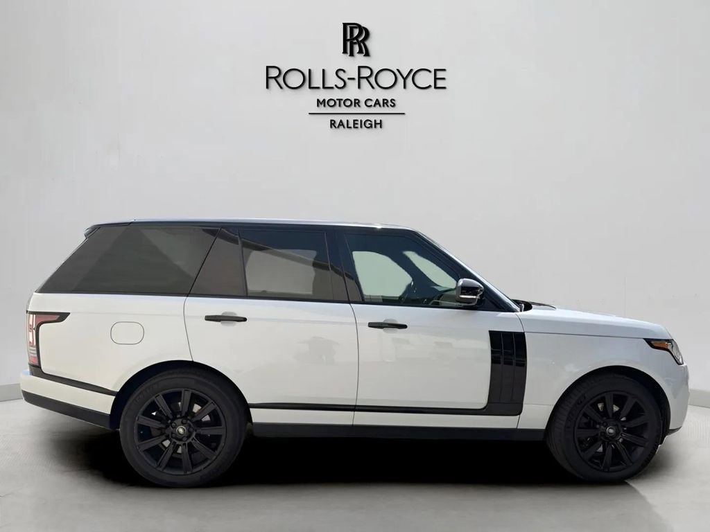 Used 2016 Land Rover Range Rover HSE image 4