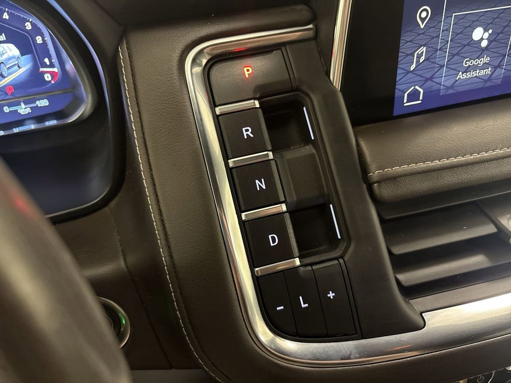 Used 2023 GMC Yukon XL SLE w/ Gmc Pro Safety Plus Package RWD image 16