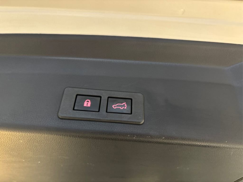 Used 2024 Subaru Ascent Limited w/ Technology Package image 14