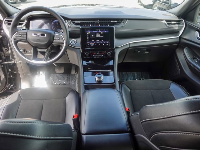 Used 2024 Jeep Grand Cherokee L Laredo AWD/4WD image 25