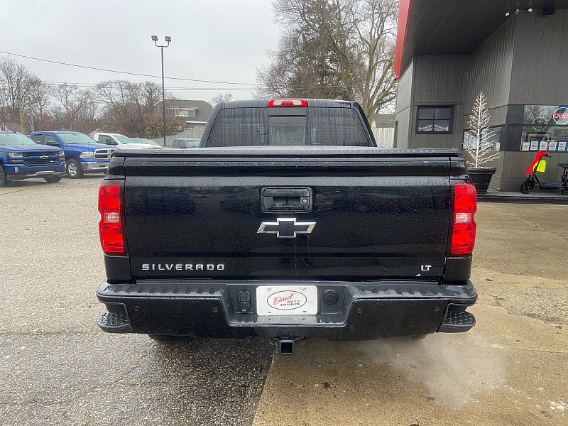 Used 2018 Chevrolet Silverado 1500 LT w/ Midnight Edition image 11