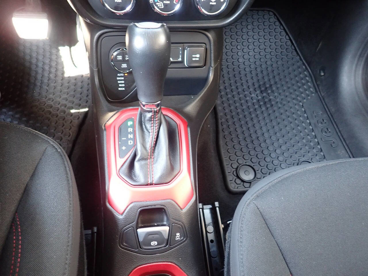 Used 2016 Jeep Renegade Trailhawk w/ Cold Weather Group image 7