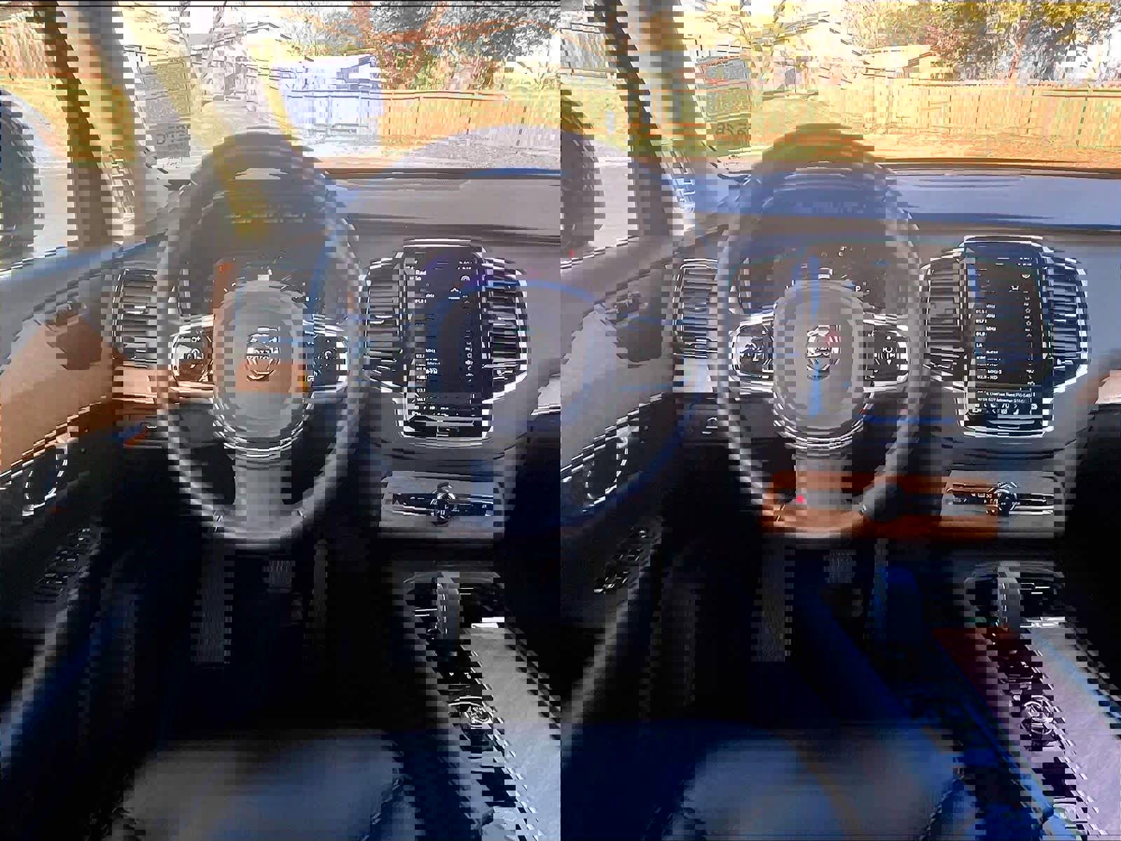 Used 2023 Volvo XC90 B6 Plus w/ Protection Package Premier image 8