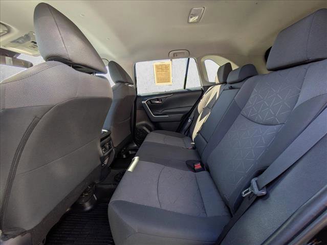 Used 2021 Toyota RAV4 XLE image 21