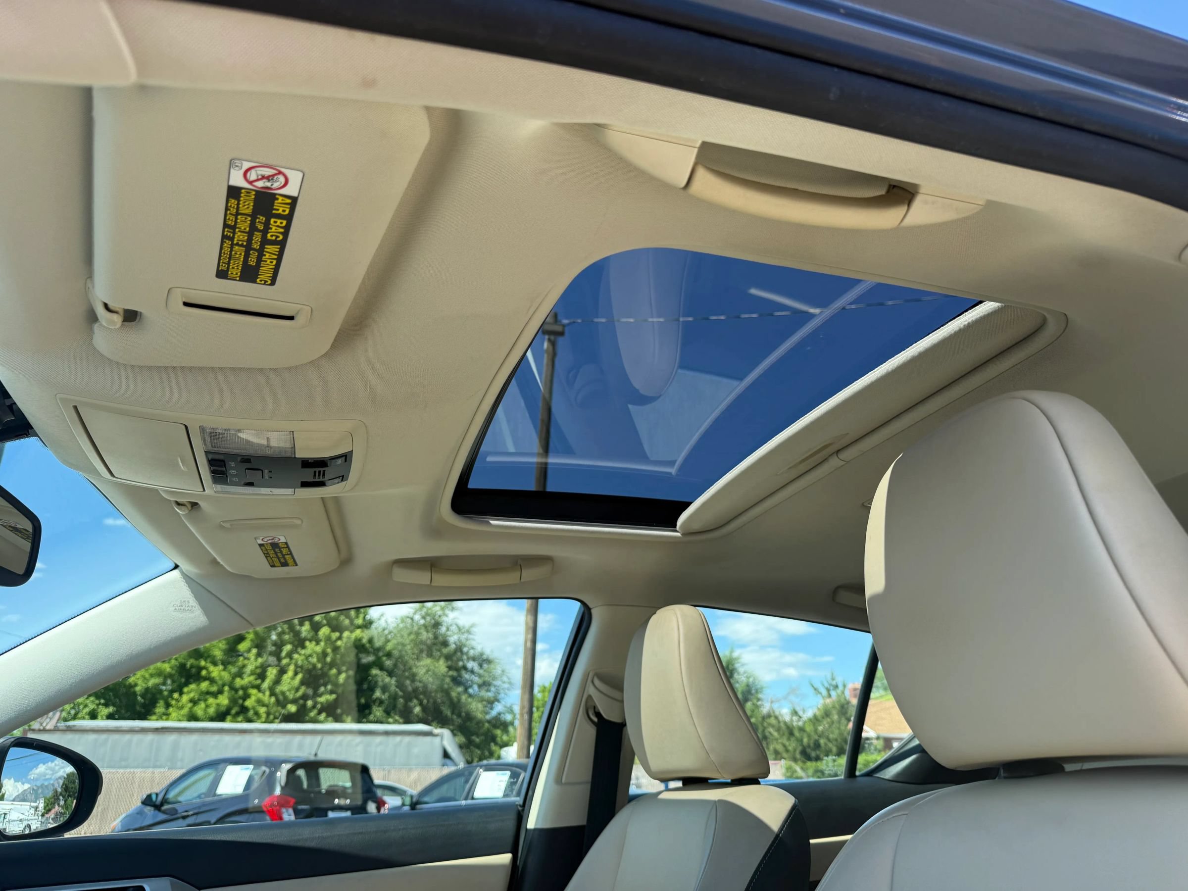 Used 2015 Lexus CT 200h w/ Navigation Package FWD image 14