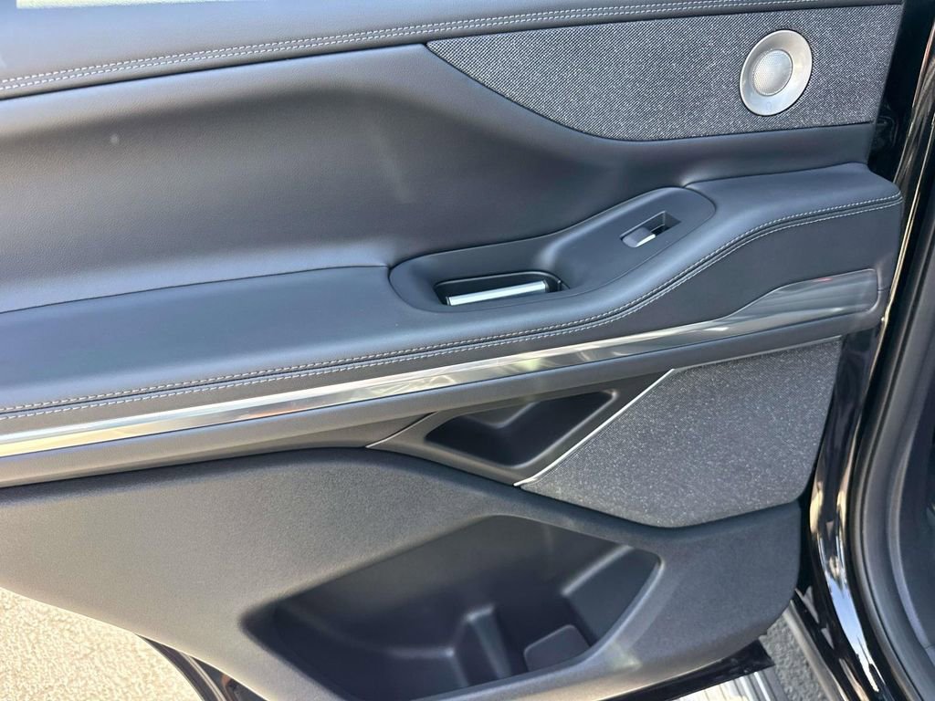 Used 2025 Lincoln Navigator Reserve w/ Jet Appearance Package image 10