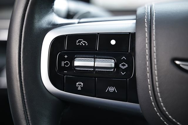 Certified 2025 Genesis GV80 3.5T Prestige image 33