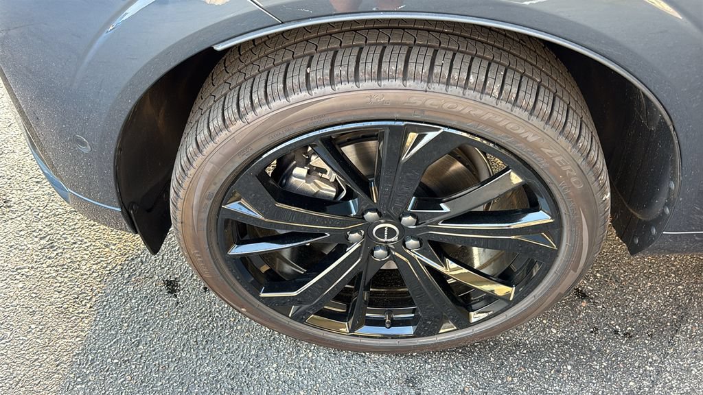 New 2026 Volvo XC60 T8 Ultra w/ Protection Package Premier AWD/4WD image 32