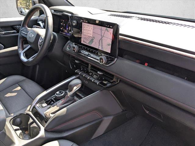 Used 2025 Chevrolet Colorado Z71 w/ Midnight Edition image 21