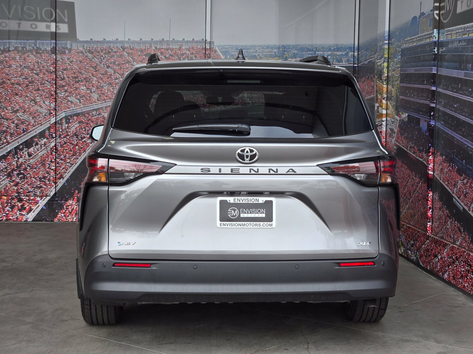 Used 2026 Toyota Sienna XLE FWD image 7
