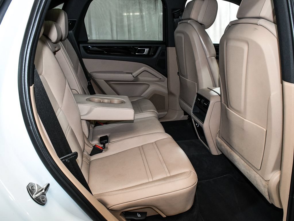 Used 2023 Porsche Cayenne AWD/4WD image 47