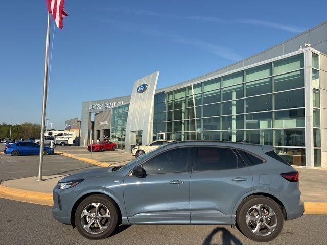 Used 2024 Ford Escape ST-Line image 2
