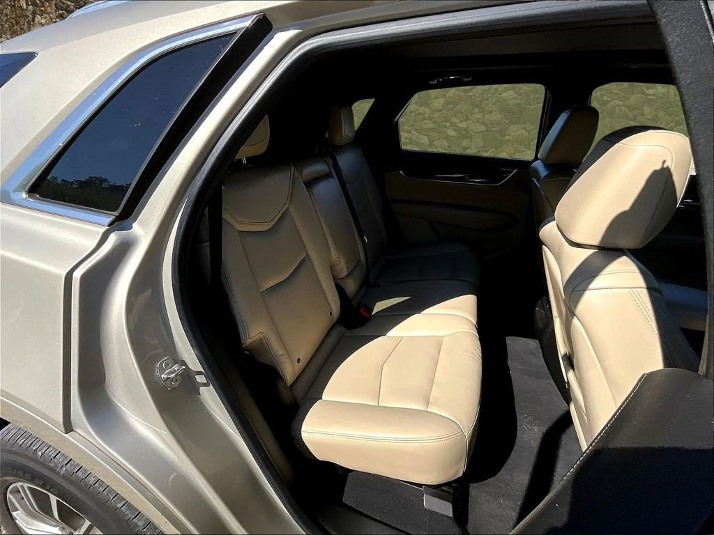 Used 2017 Cadillac XT5 Luxury w/ Driver Awareness Package image 25