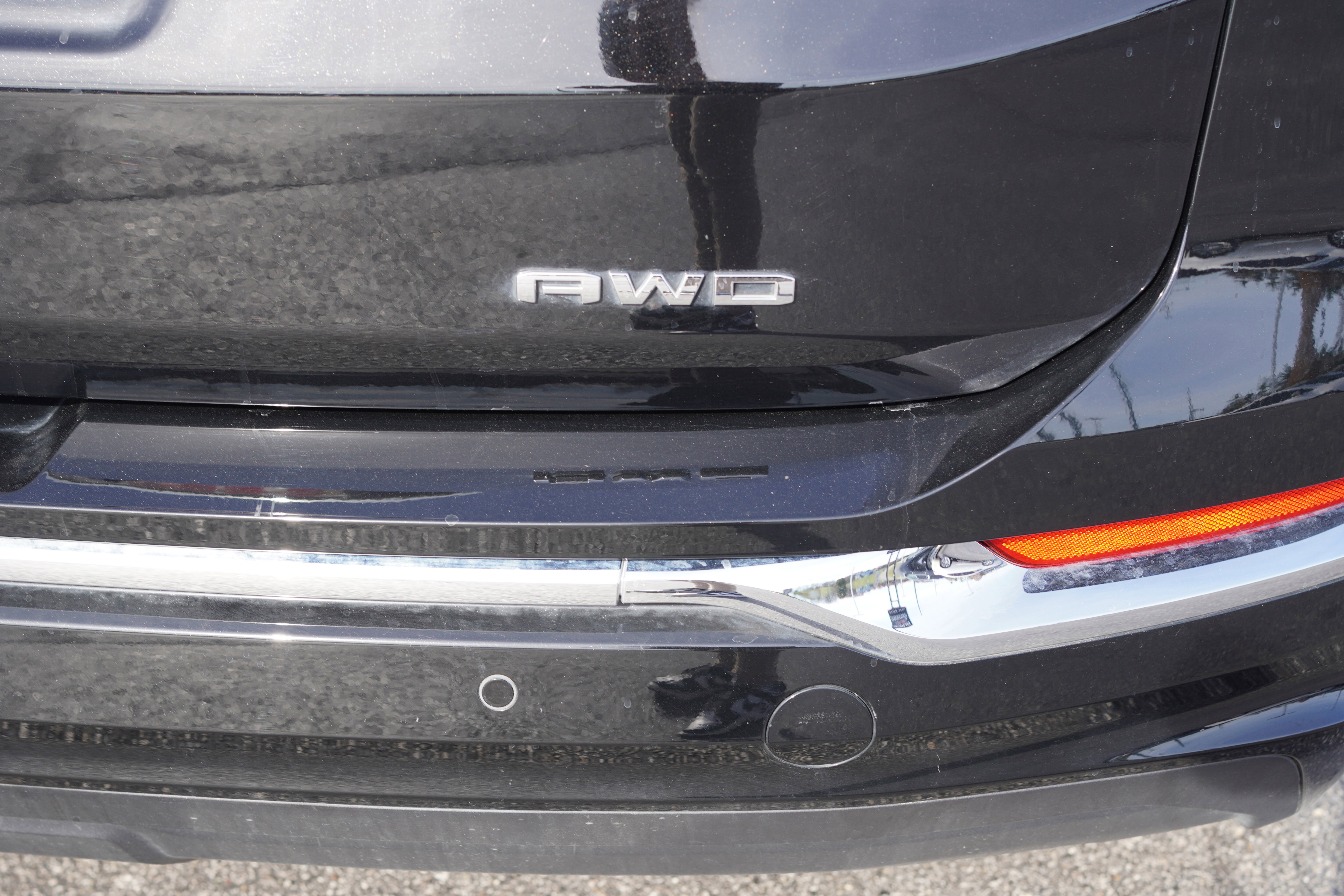 Used 2024 GMC Terrain Denali w/ Denali Premium Package image 9