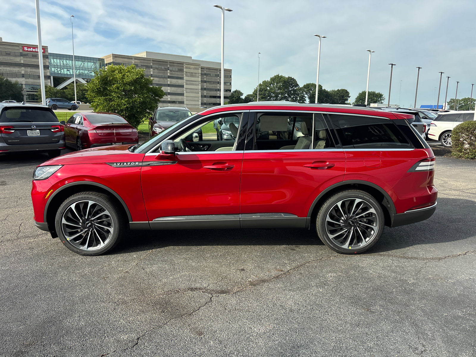 New 2026 Lincoln Aviator Reserve AWD/4WD image 4