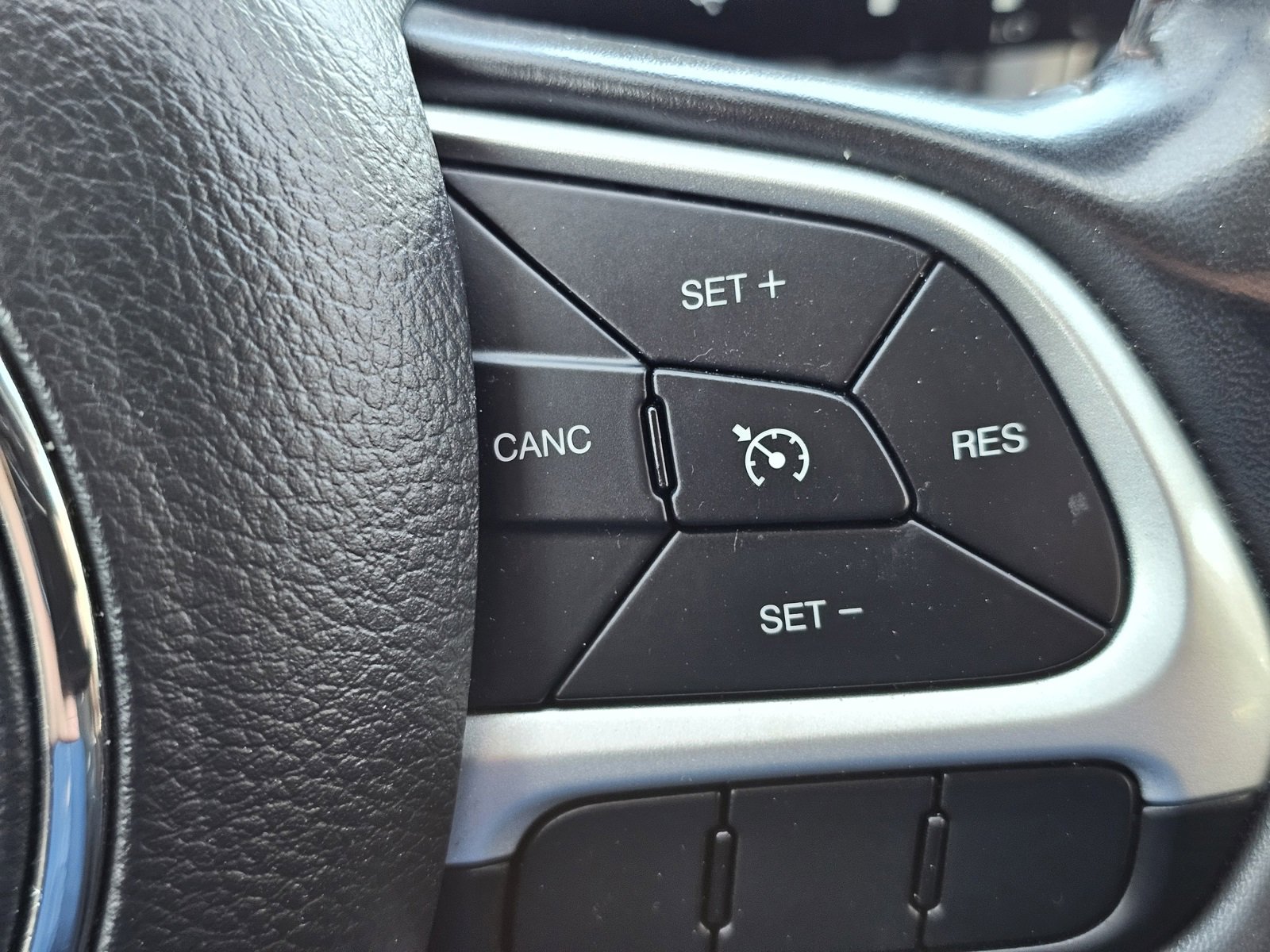 Used 2019 Jeep Compass Latitude w/ Popular Equipment Group image 18