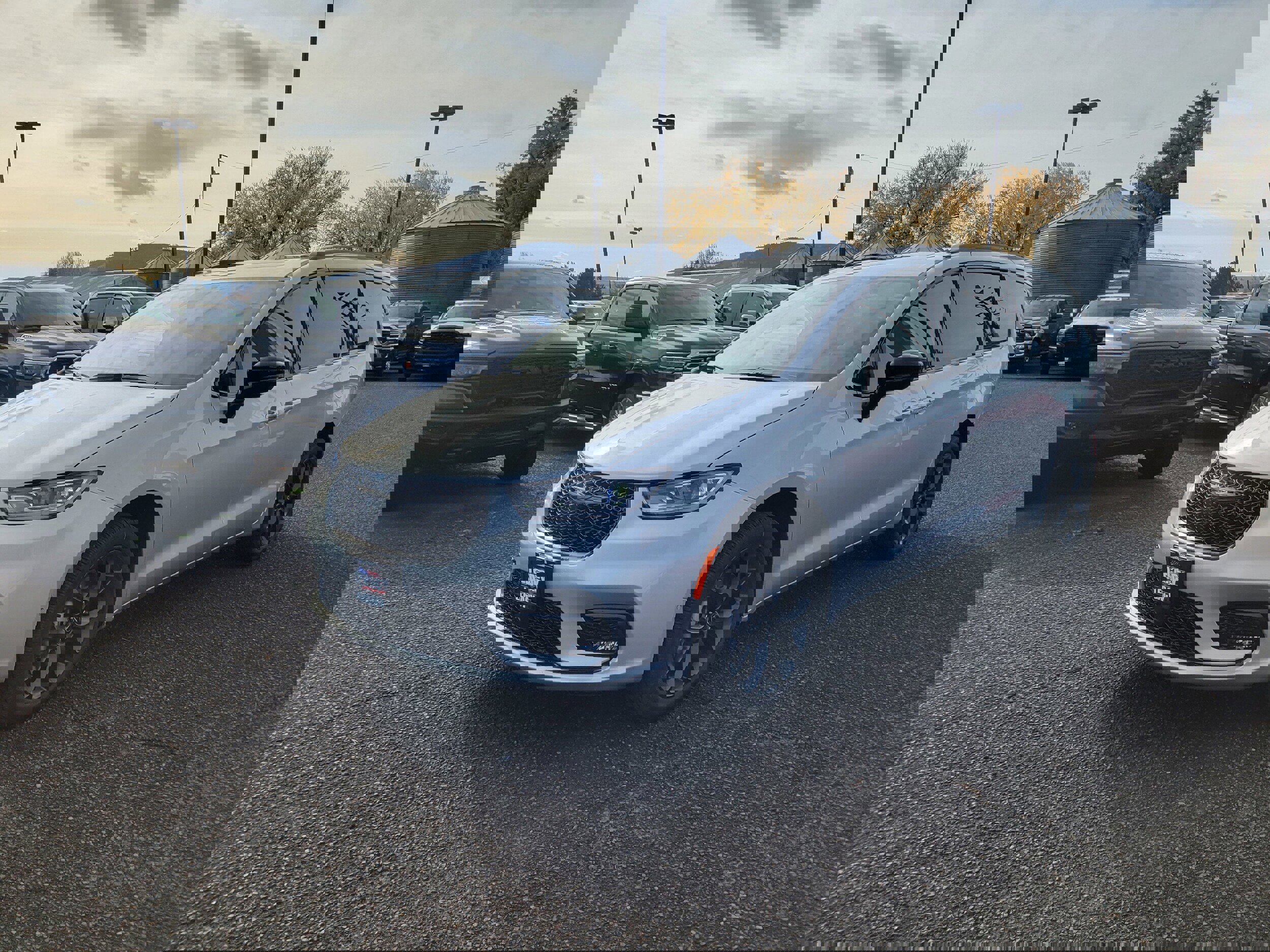 New 2026 Chrysler Pacifica Limited w/ S Appearance Package image 16