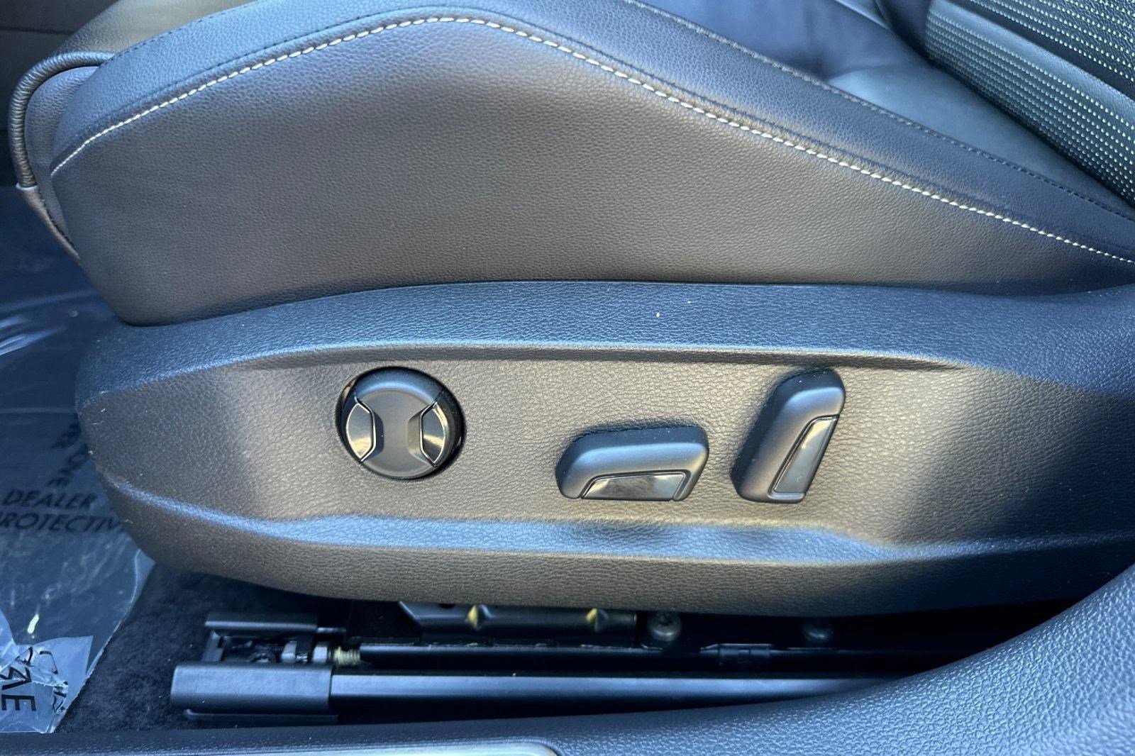 Used 2019 Volkswagen Golf R 4-Door image 15