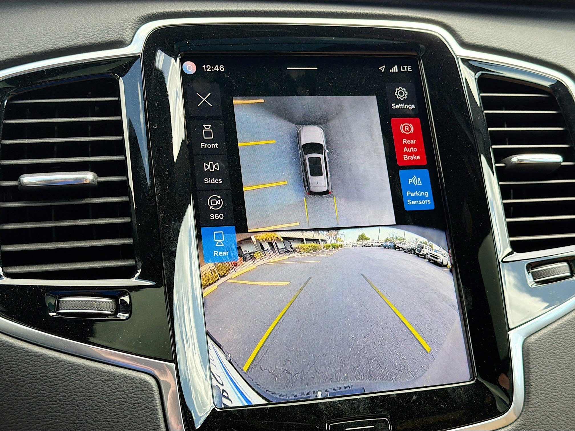 Used 2025 Volvo XC90 B6 Ultra w/ Protection Package Premier image 32