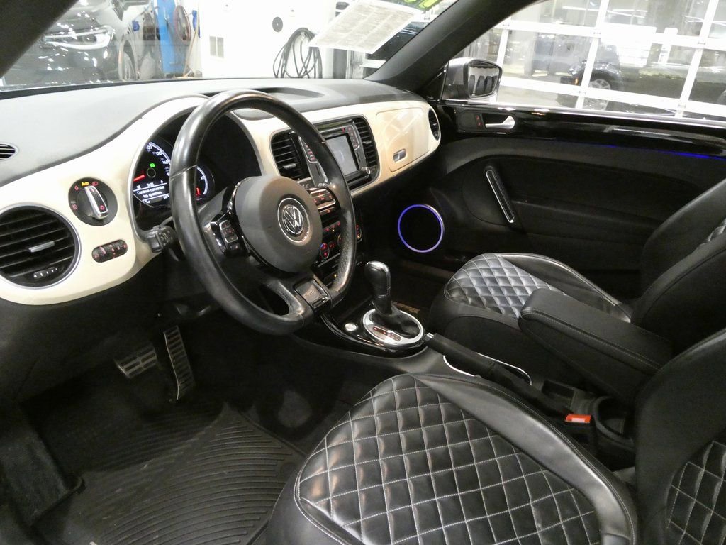 Used 2019 Volkswagen Beetle 2.0T SE image 38