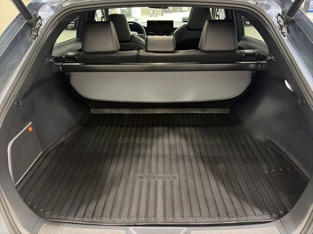 Used 2023 Toyota Venza Limited image 14