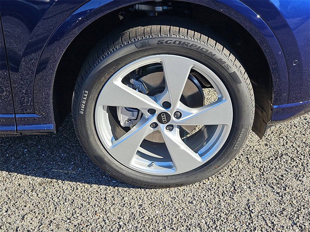 New 2025 Audi Q5 Premium Plus image 4